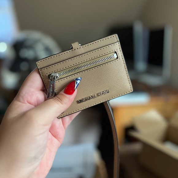 NEW‼️ MICHAEL KORS Jet Set Travel Saffiano Leather Card Case Lanyard NWT - Picture 7 of 16